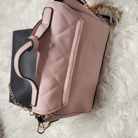 Vegan Small Crossbag in Black and Rose Blush - Picture 6 of 8